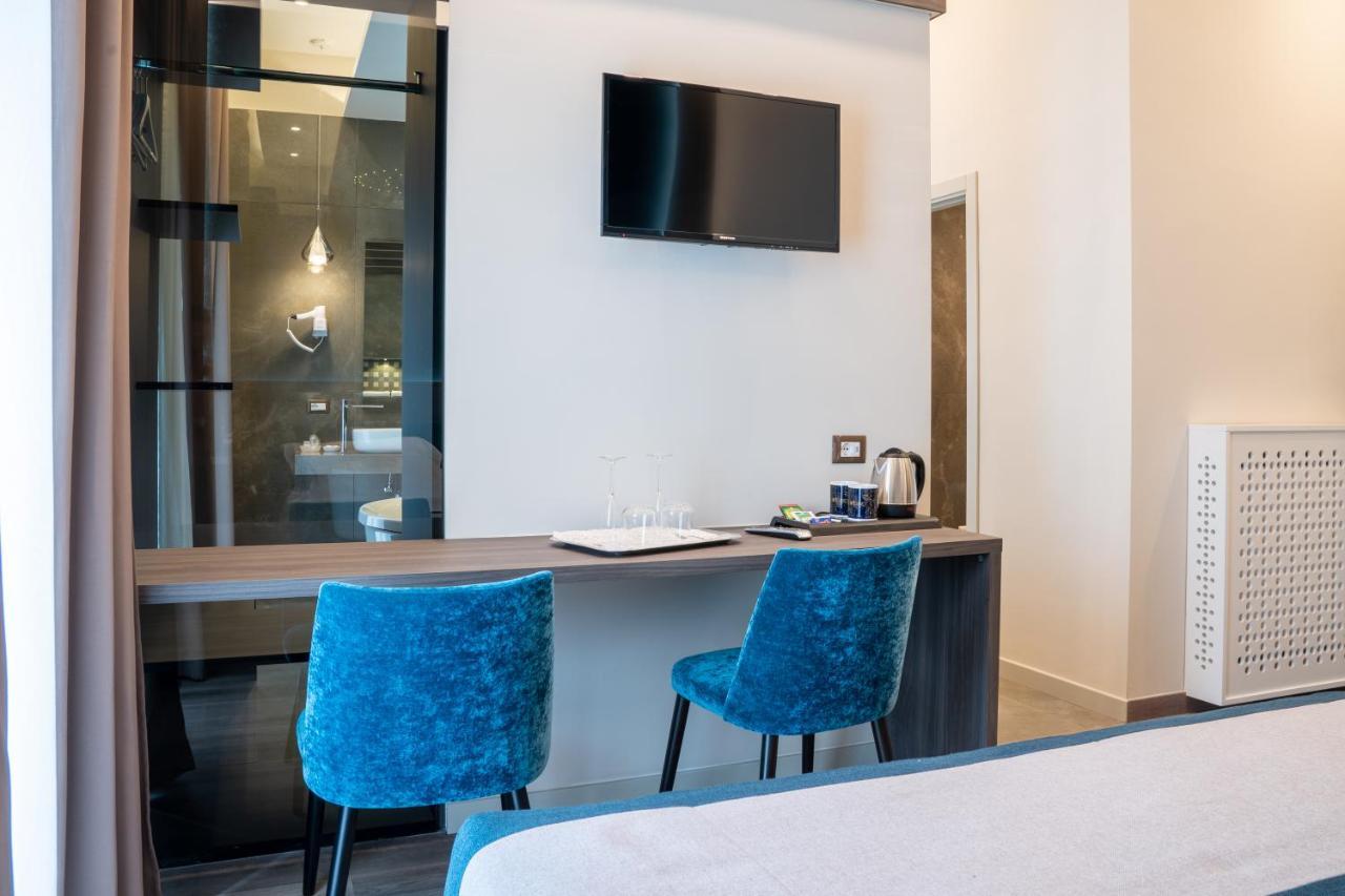 San Lorenzo - & 4* Lettere